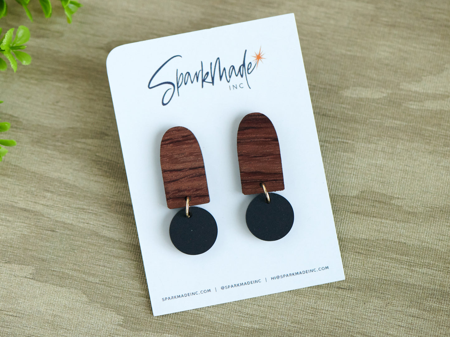 Color Drop Minimalistic Earrings - Black