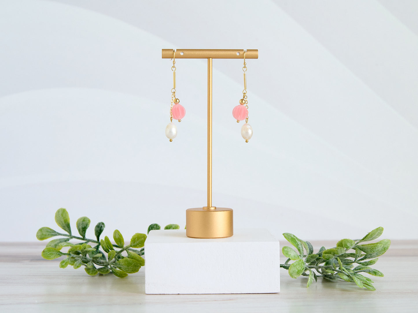 Burlesque Pearl 3D Printed Earrings Pink