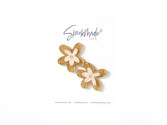 Fantasy Flower Earrings Gold