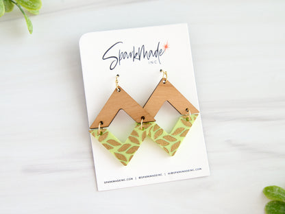 Golden Engraving Dangle Diamond Earrings - Green