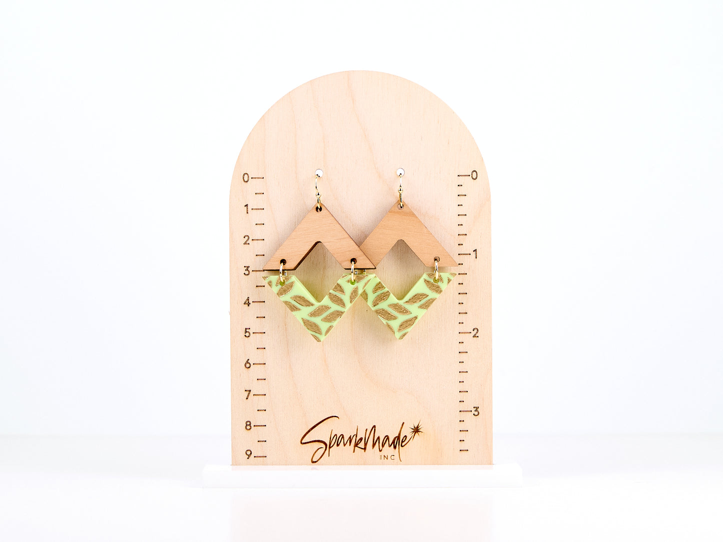 Golden Engraving Dangle Diamond Earrings - Green