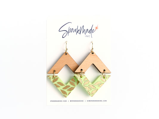 Golden Engraving Dangle Diamond Earrings - Green
