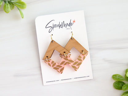 Golden Engraving Dangle Diamond Earrings - Pink