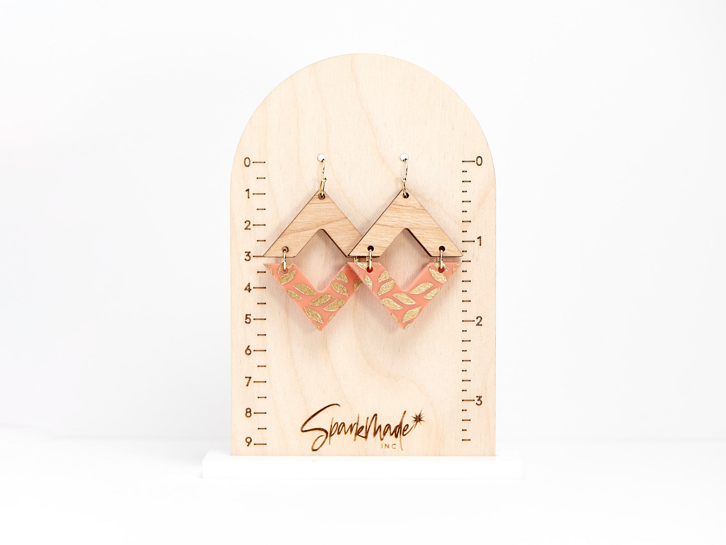 Golden Engraving Dangle Diamond Earrings - Pink