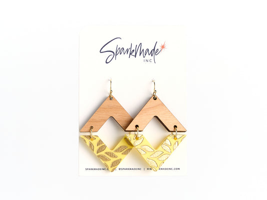 Golden Engraving Dangle Diamond Earrings - Yellow
