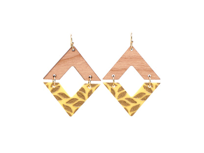 Golden Engraving Dangle Diamond Earrings - Yellow